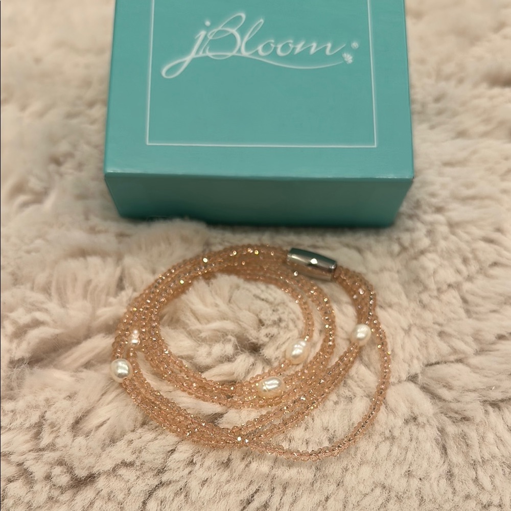 jBloom Shimmering Pearl Bracelet
